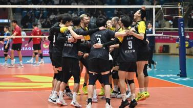 美记：文班亚马和卡斯尔均参加马刺完整训练，后者或明天复出