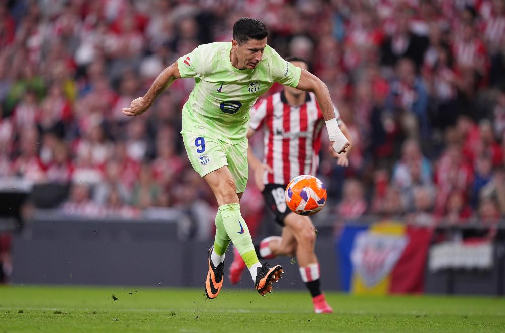 池忠国迎国安生涯200场里程碑，赛前热身获赠纪念球衣